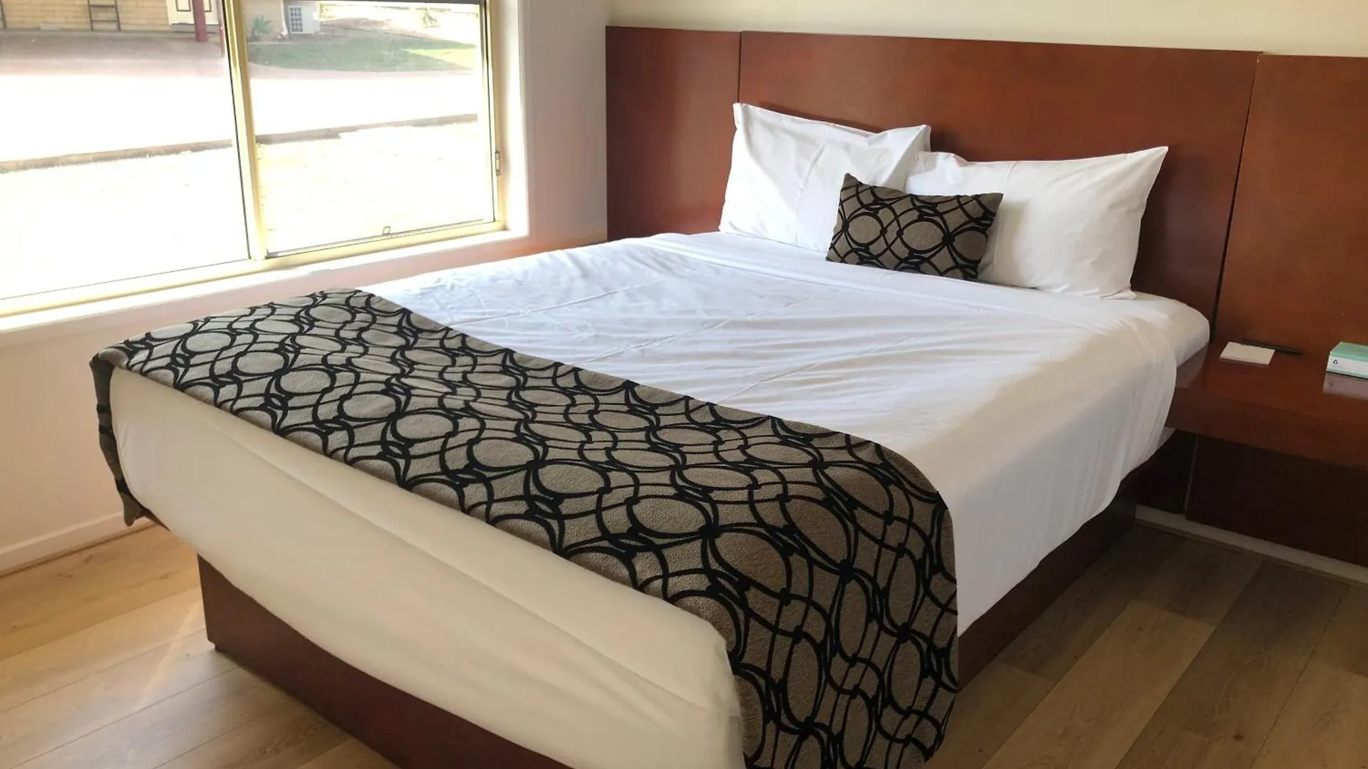 The Western Heritage Motor Inn Moranbah 4*,