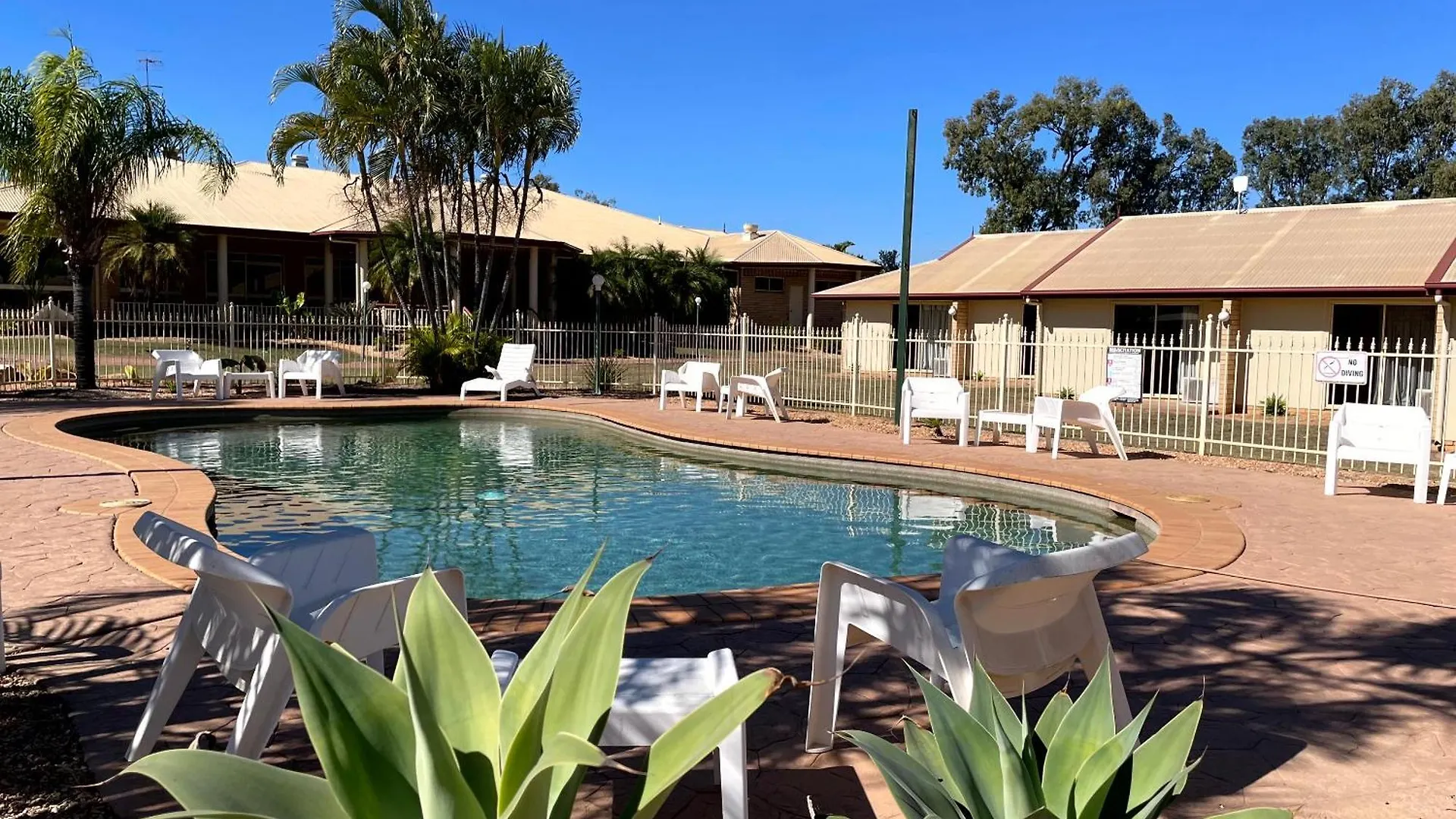 The Western Heritage Motor Inn Moranbah Motel