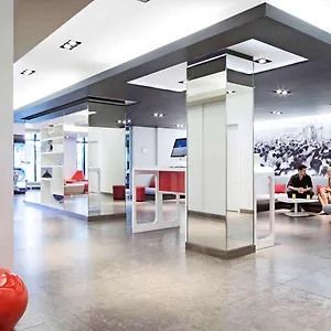 **** Hotel Novotel Center Canada