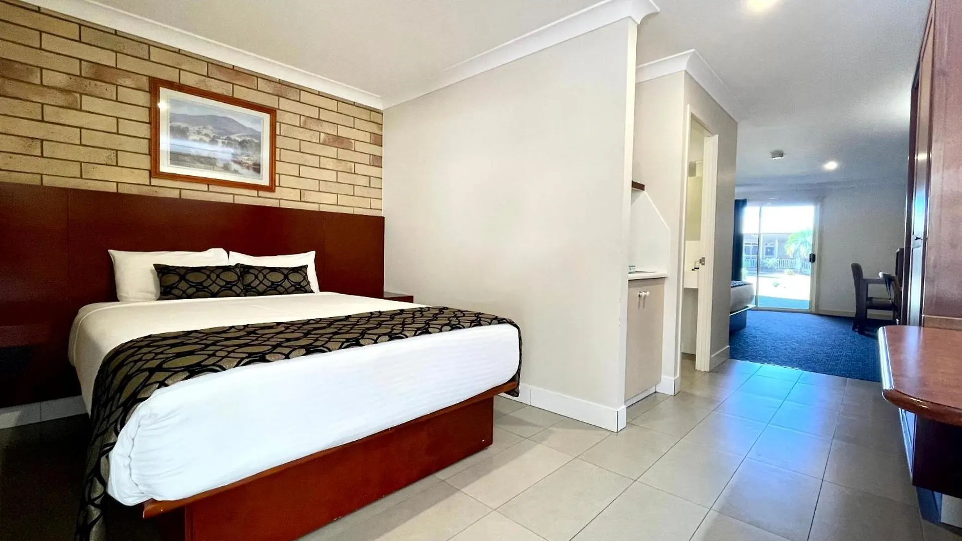Western Heritage Motor Inn Moranbah Motell