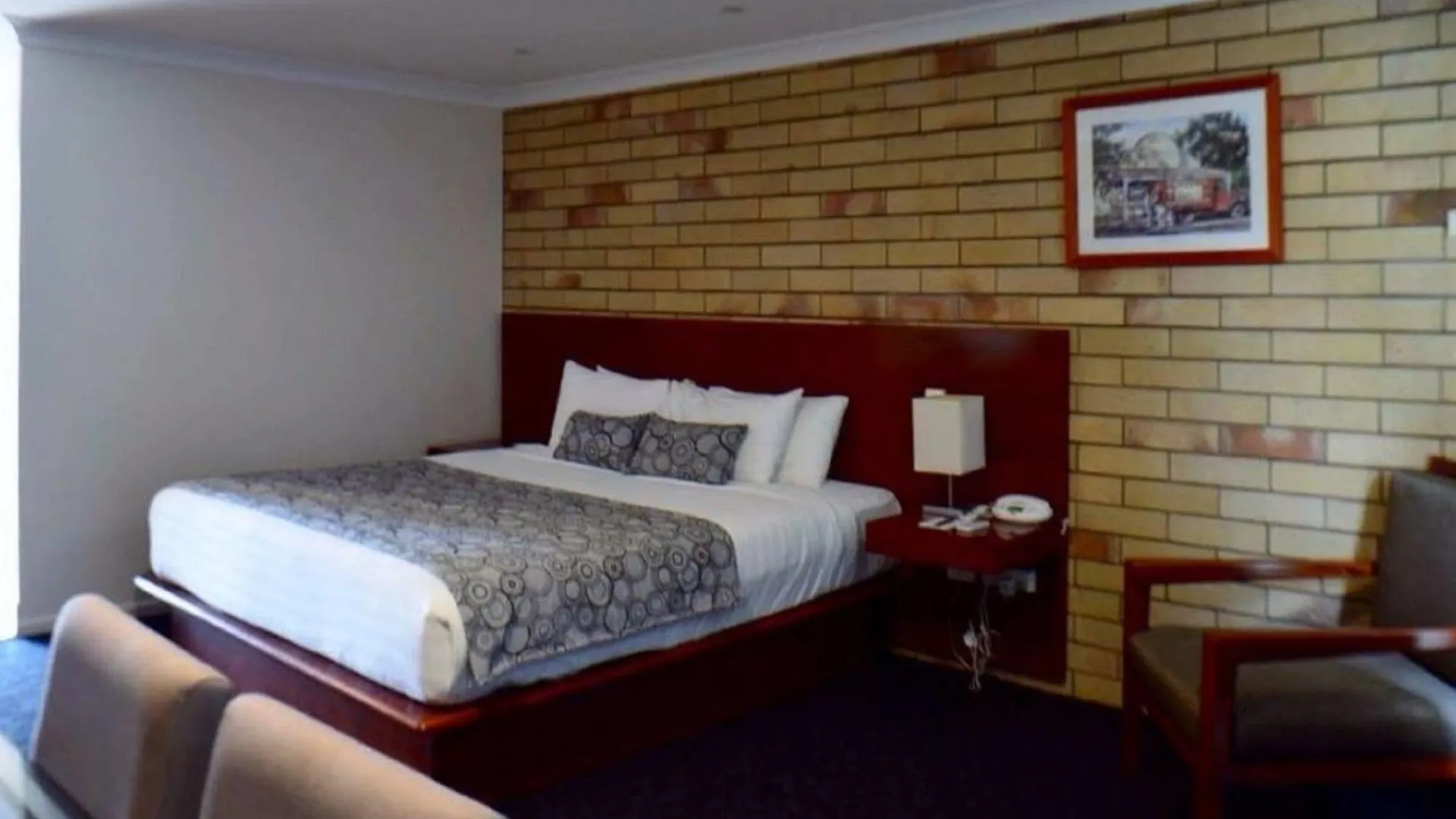 Western Heritage Motor Inn Moranbah Motell